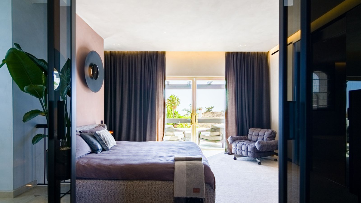 5 Bed Townhouse for sale in Las Chapas Costa Del Sol, Málaga, Spain