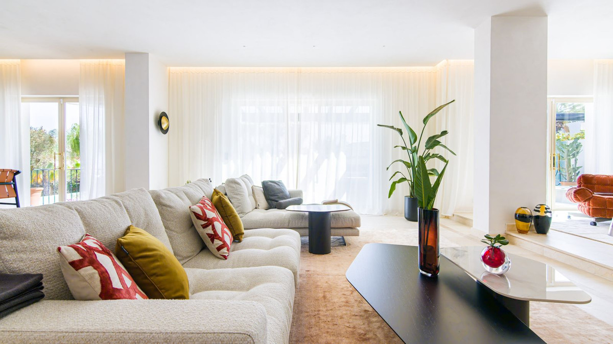 5 Bed Townhouse for sale in Las Chapas Costa Del Sol, Málaga, Spain