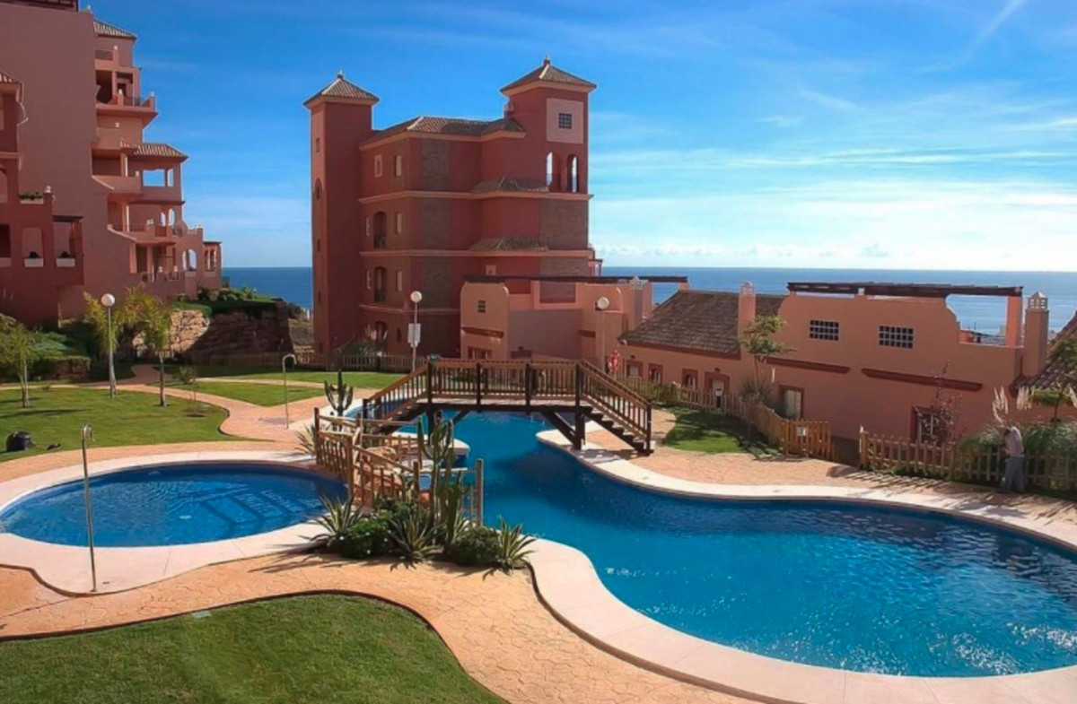 Se vende Apartamento Planta Media de 2 dormitorios en Costa Del Sol, Málaga, España