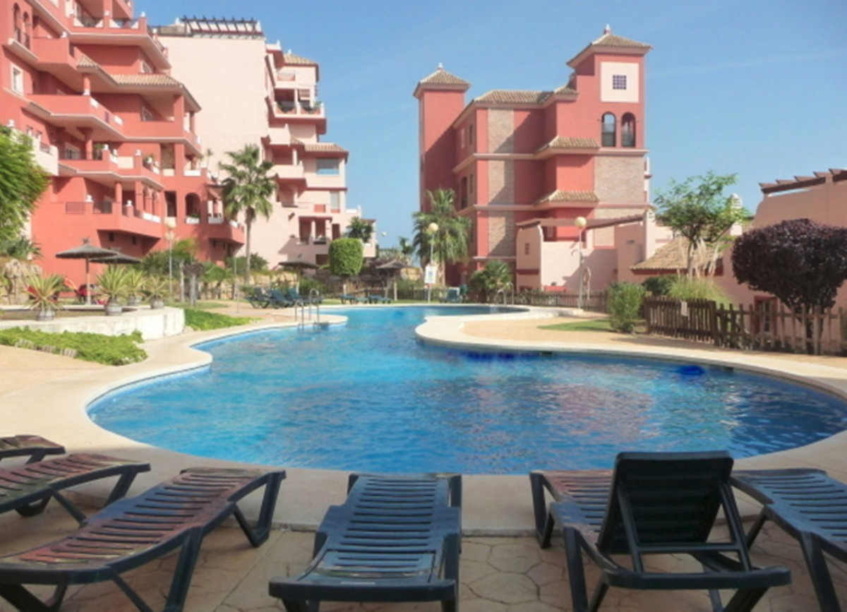 Se vende Apartamento Planta Media de 2 dormitorios en Costa Del Sol, Málaga, España