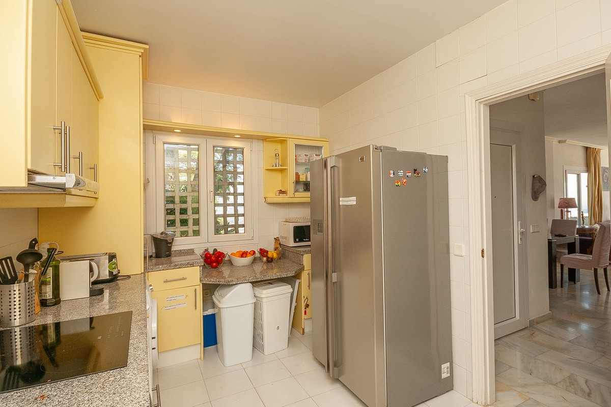 Se vende Apartamento Planta Media de 3 dormitorios en Costa Del Sol, Málaga, España