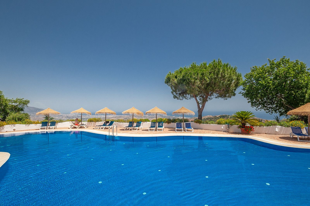 Se vende Apartamento Planta Media de 3 dormitorios en Costa Del Sol, Málaga, España