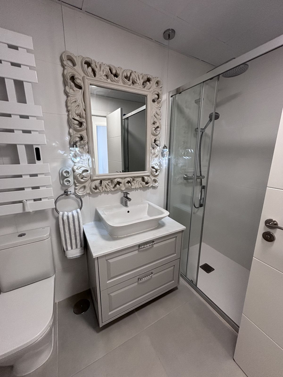 Se vende Apartamento Planta Media de 3 dormitorios en Costa Del Sol, Málaga, España