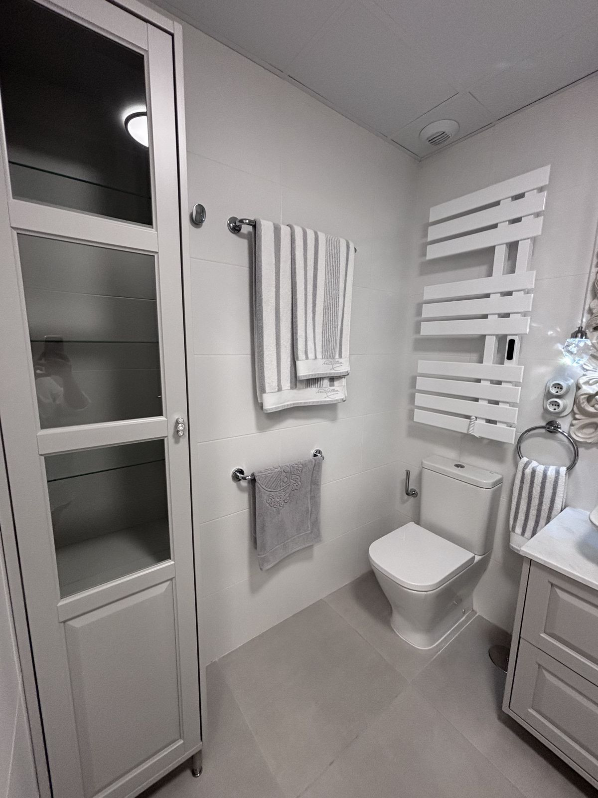 Se vende Apartamento Planta Media de 3 dormitorios en Costa Del Sol, Málaga, España