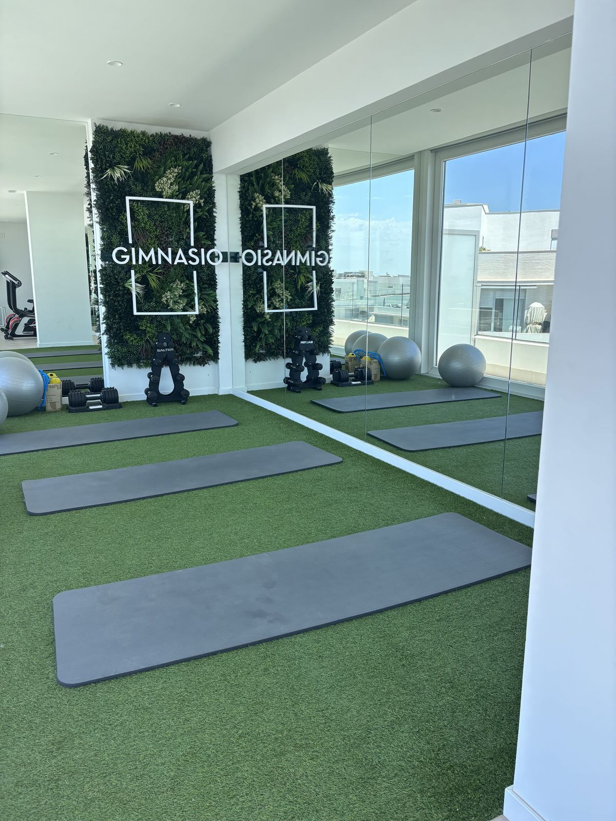 Se vende Apartamento Planta Media de 3 dormitorios en Costa Del Sol, Málaga, España