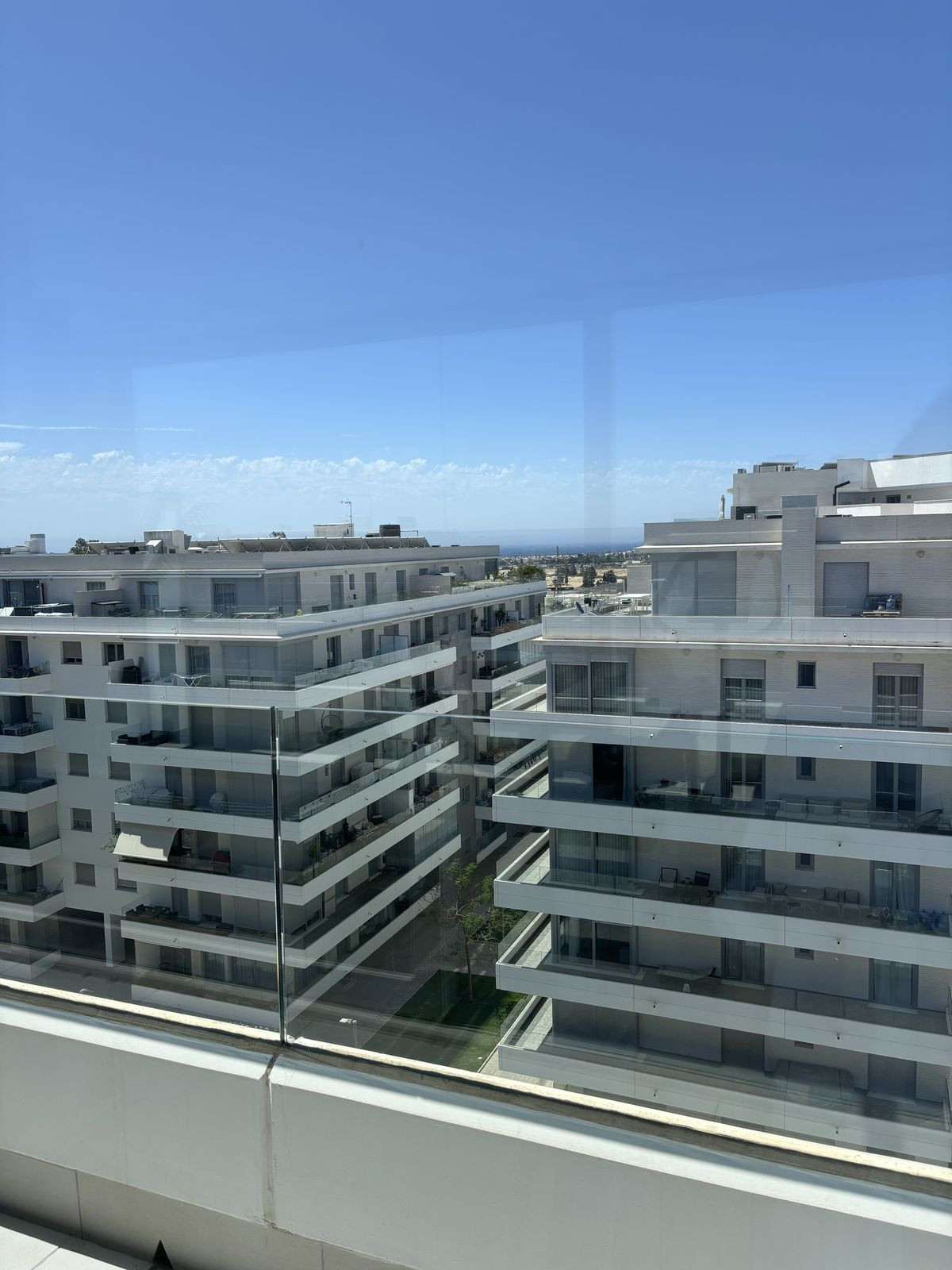 Se vende Apartamento Planta Media de 3 dormitorios en Costa Del Sol, Málaga, España