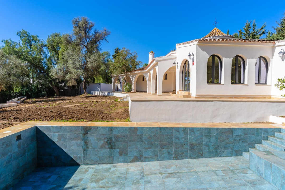 Se vende Villa - Chalet de 4 dormitorios en Costa Del Sol, Málaga, España