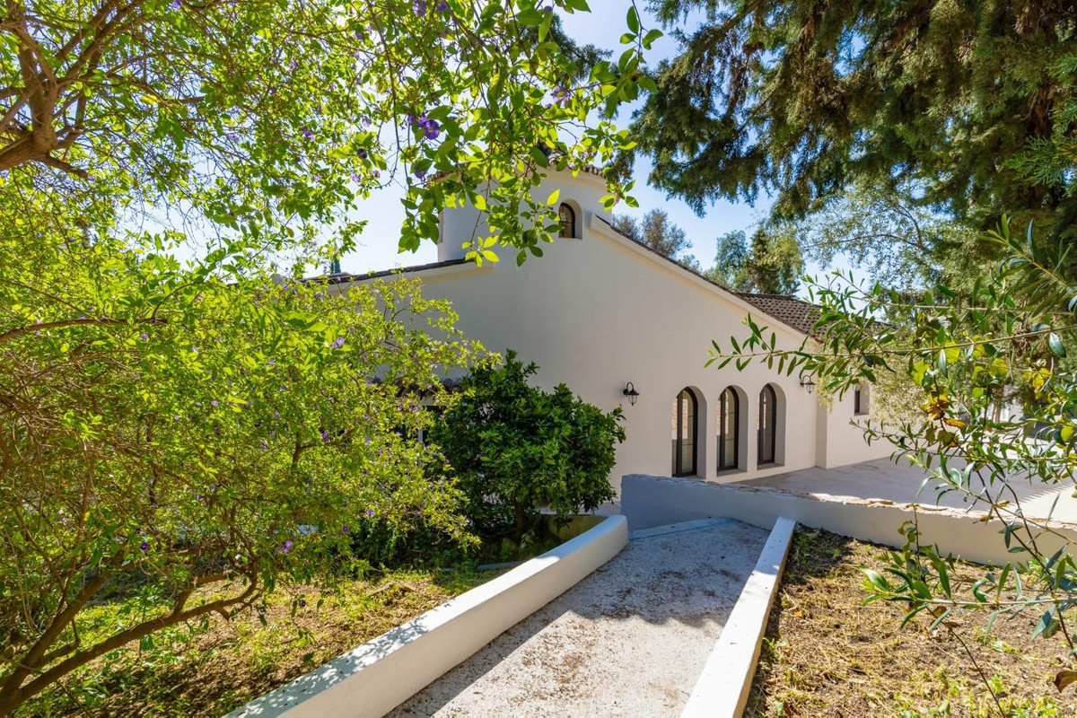 Se vende Villa - Chalet de 4 dormitorios en Costa Del Sol, Málaga, España