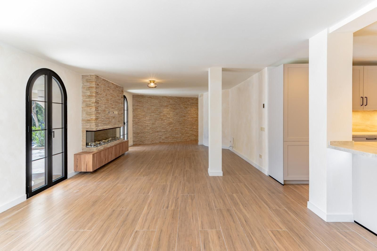 Se vende Villa - Chalet de 4 dormitorios en Costa Del Sol, Málaga, España