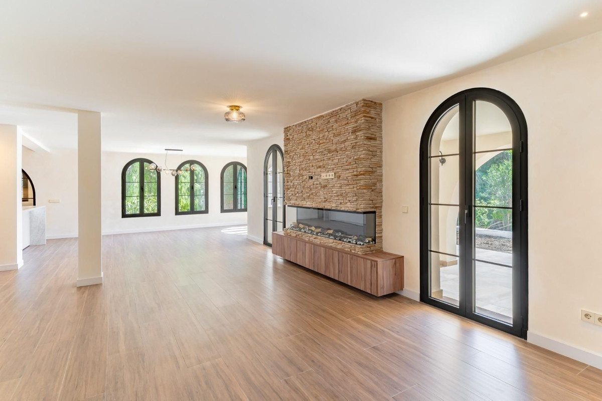 Se vende Villa - Chalet de 4 dormitorios en Costa Del Sol, Málaga, España