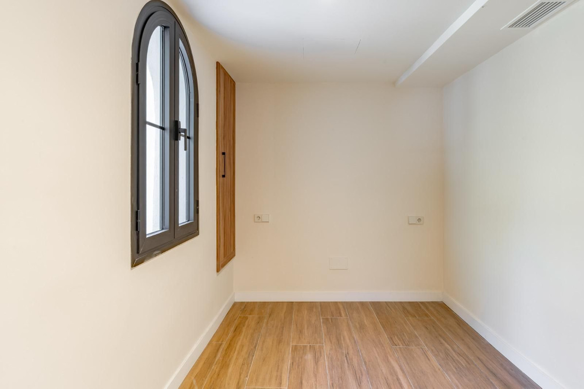 Se vende Villa - Chalet de 4 dormitorios en Costa Del Sol, Málaga, España