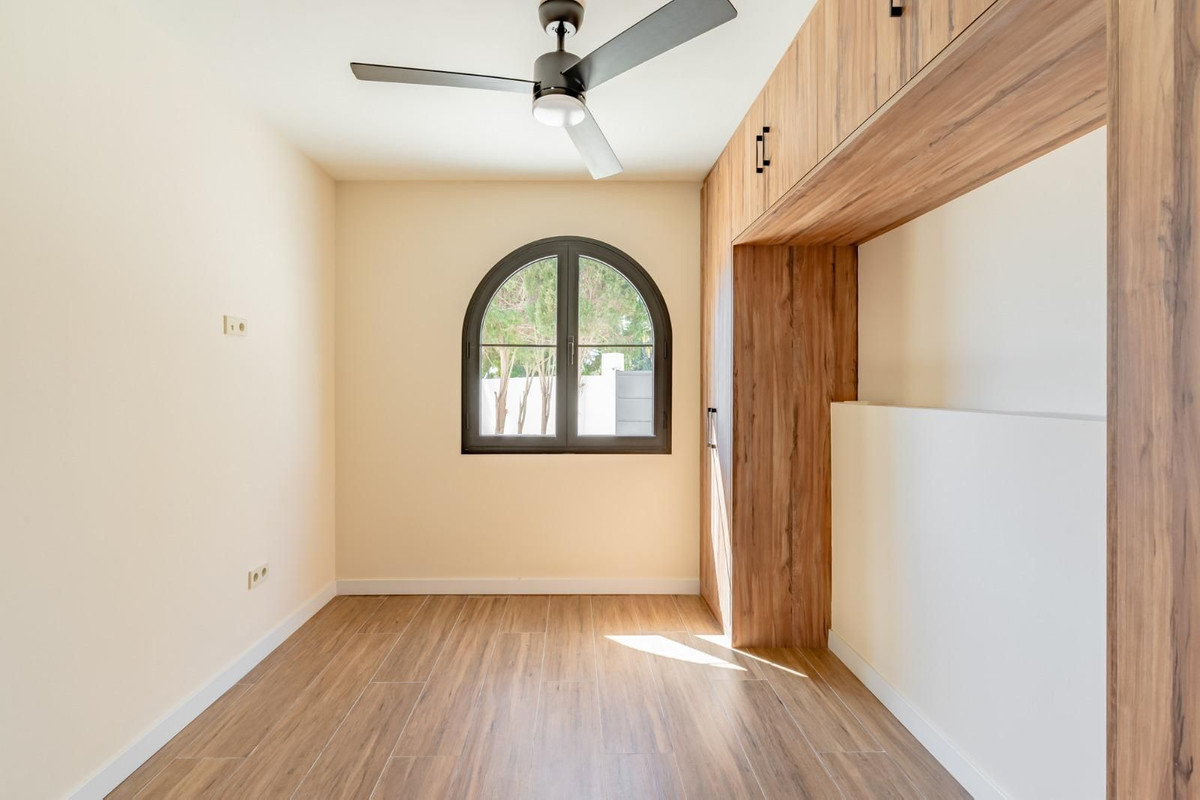 Se vende Villa - Chalet de 4 dormitorios en Costa Del Sol, Málaga, España