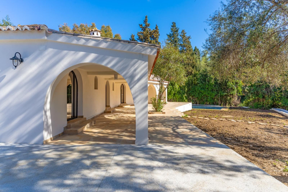 Se vende Villa - Chalet de 4 dormitorios en Costa Del Sol, Málaga, España