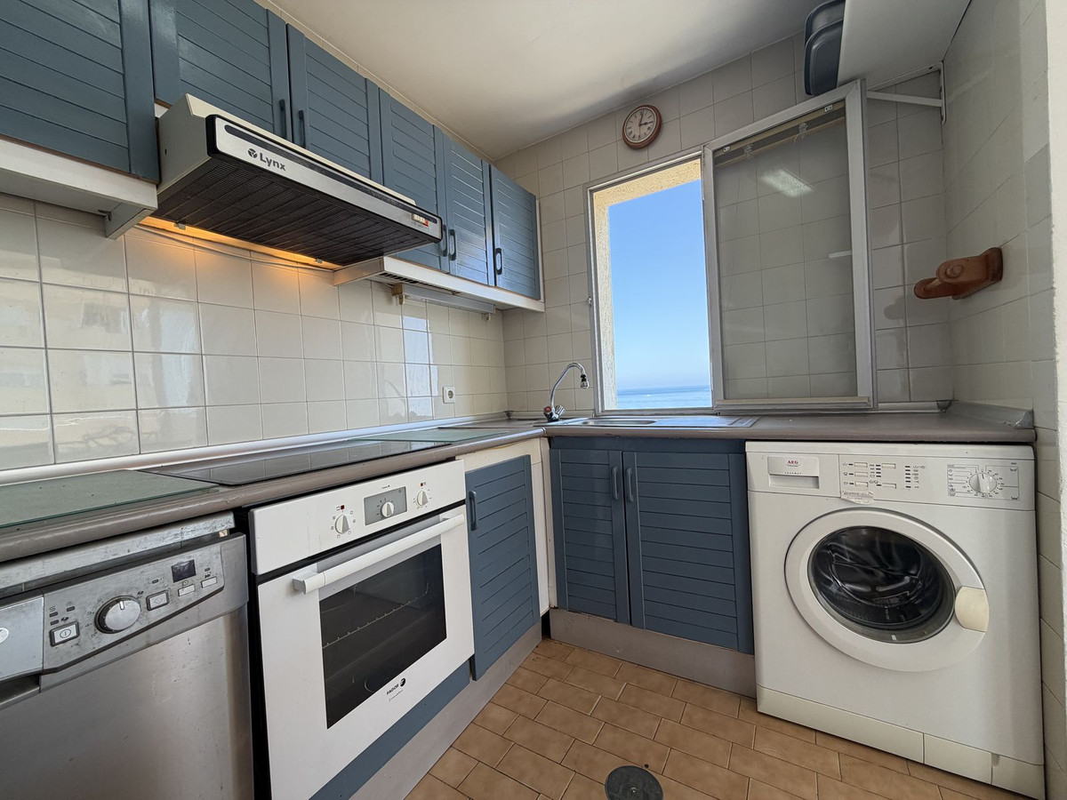 2 Bed Apartment for sale in Estepona Costa Del Sol, Málaga, Spain