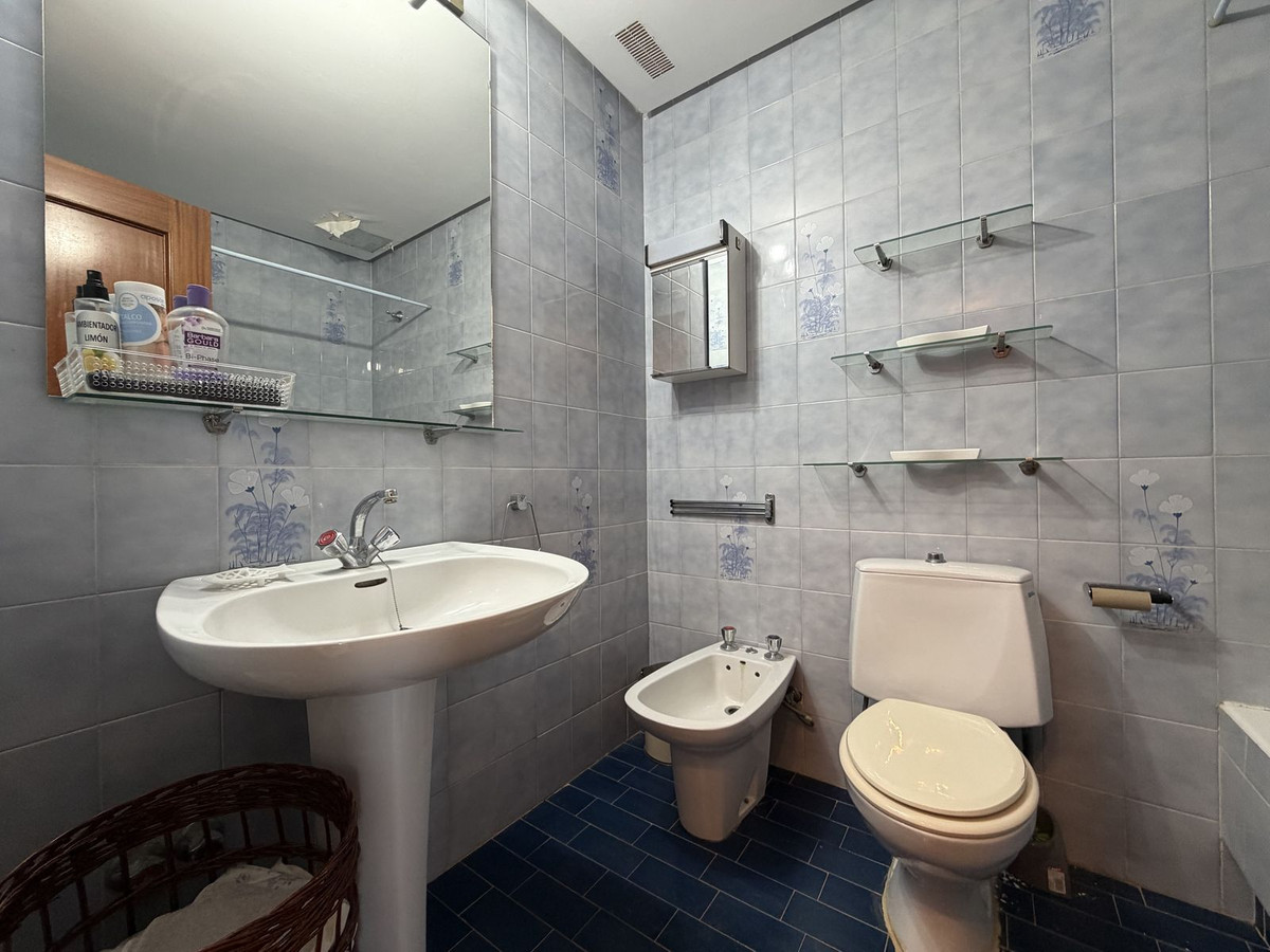 2 Bed Apartment for sale in Estepona Costa Del Sol, Málaga, Spain