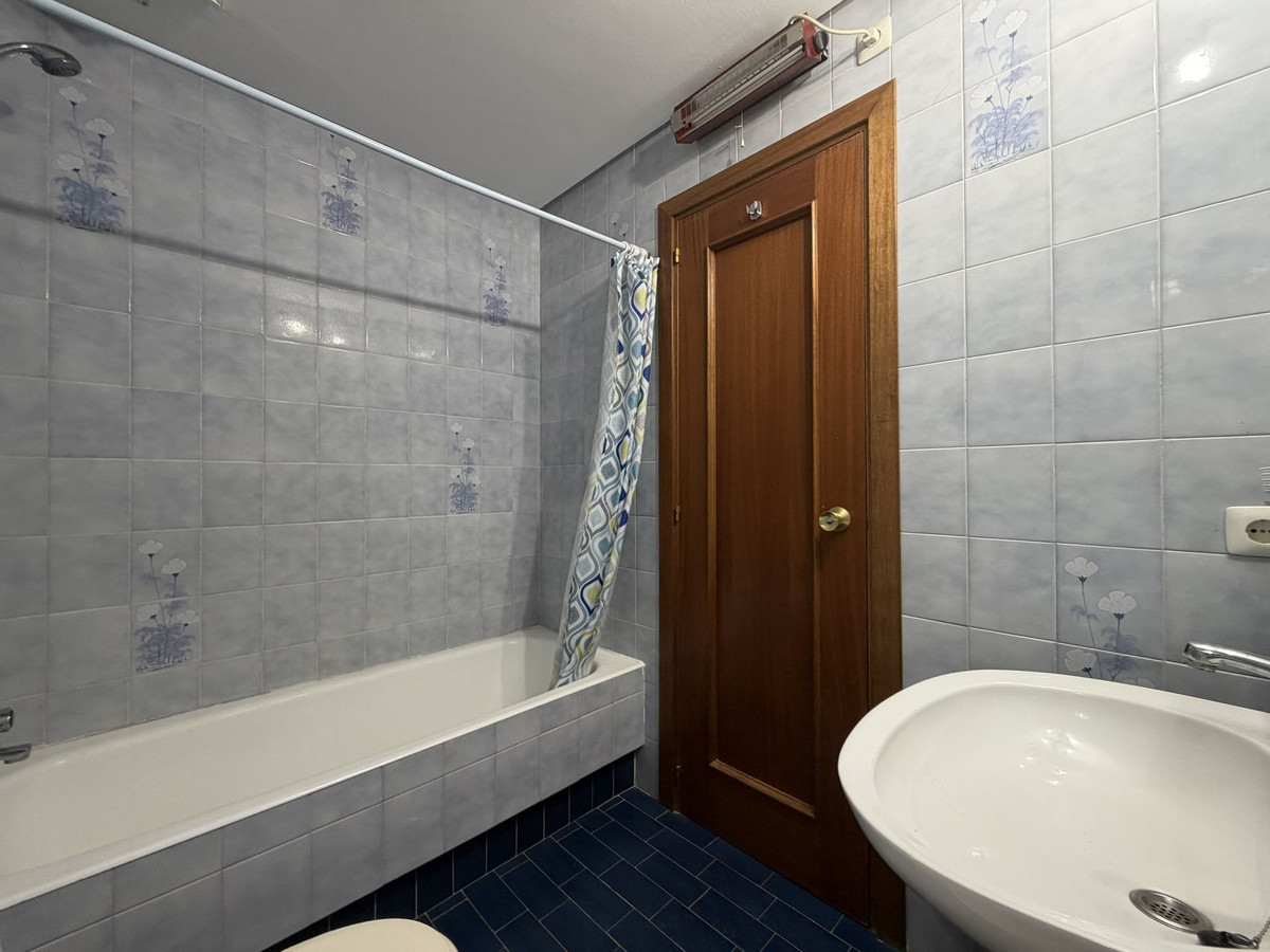 2 Bed Apartment for sale in Estepona Costa Del Sol, Málaga, Spain
