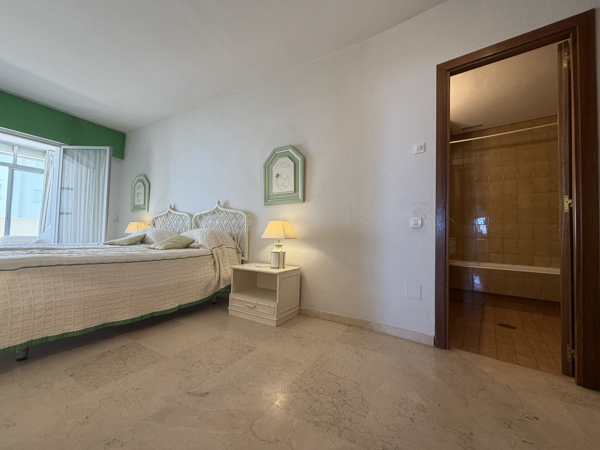 2 Bed Apartment for sale in Estepona Costa Del Sol, Málaga, Spain