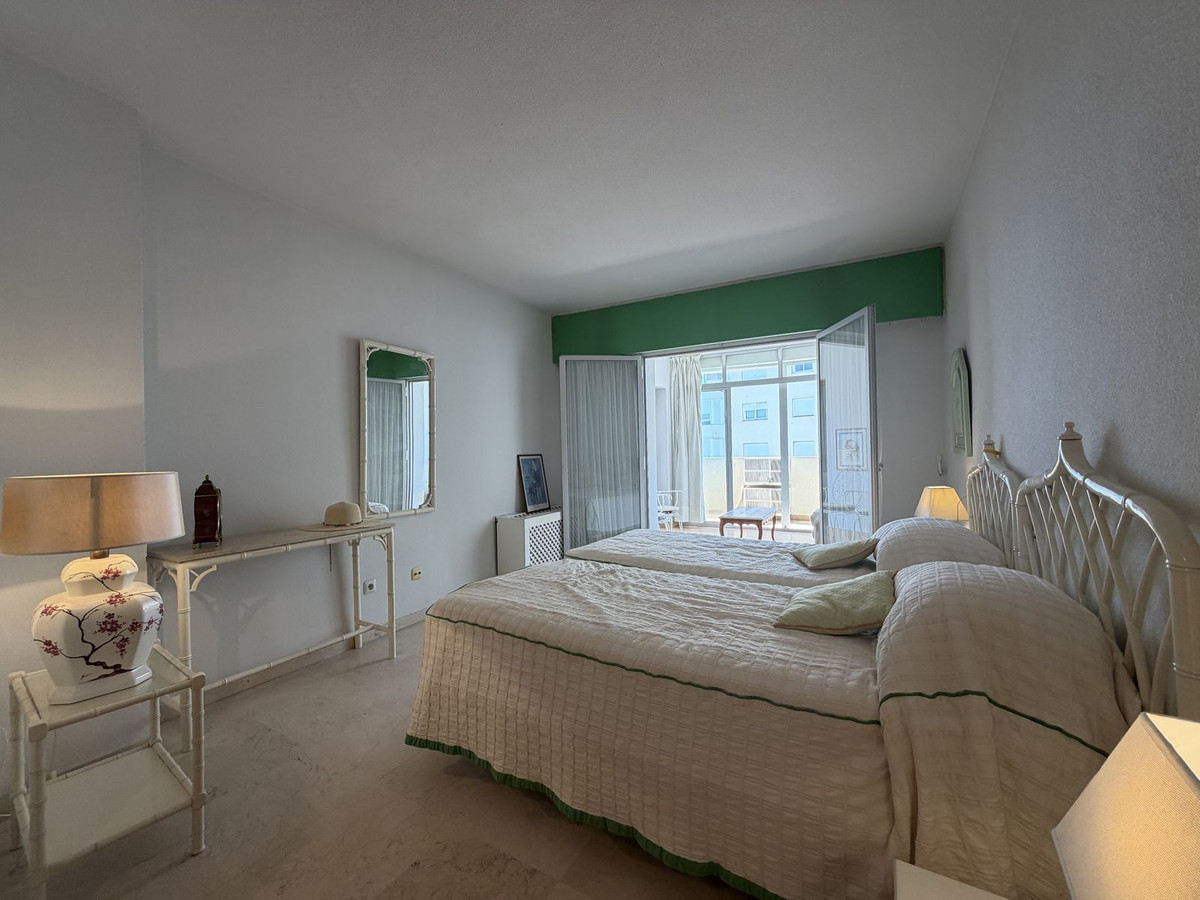 2 Bed Apartment for sale in Estepona Costa Del Sol, Málaga, Spain