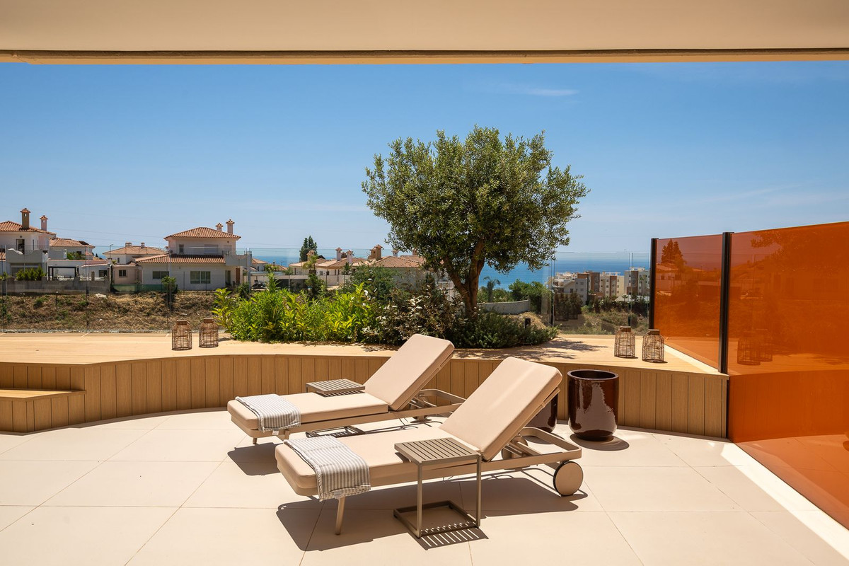 2 Bed Apartment for sale in Fuengirola Costa Del Sol, Málaga, Spain