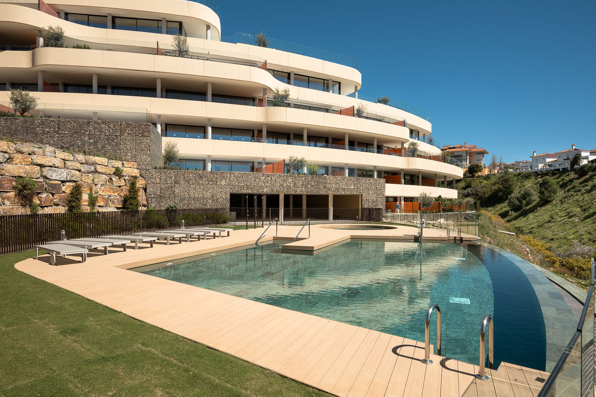 2 Bed Apartment for sale in Fuengirola Costa Del Sol, Málaga, Spain