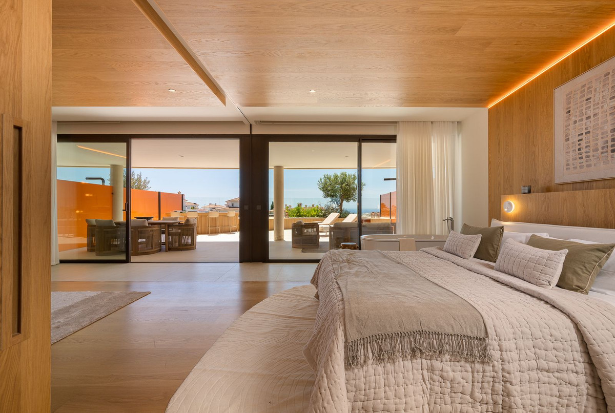 2 Bed Apartment for sale in Fuengirola Costa Del Sol, Málaga, Spain