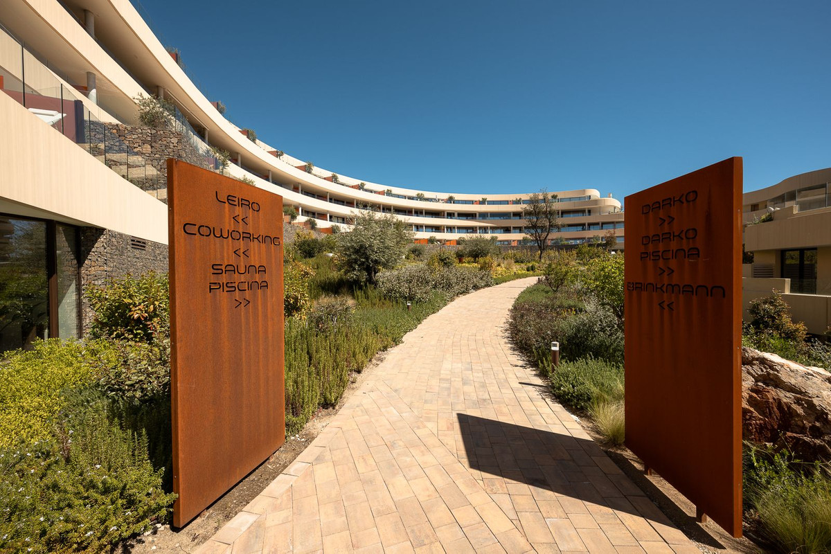 2 Bed Apartment for sale in Fuengirola Costa Del Sol, Málaga, Spain