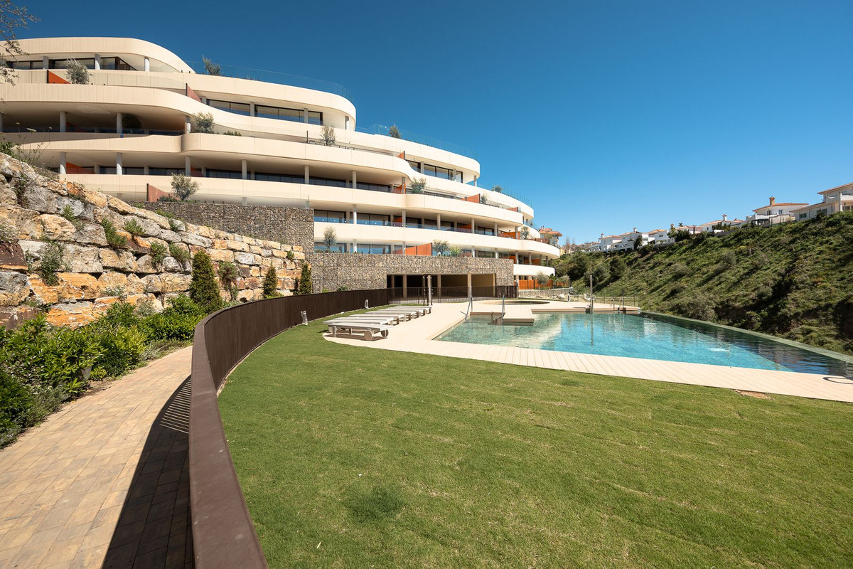 2 Bed Apartment for sale in Fuengirola Costa Del Sol, Málaga, Spain