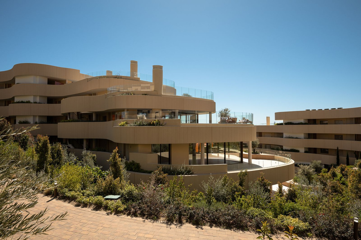 2 Bed Apartment for sale in Fuengirola Costa Del Sol, Málaga, Spain