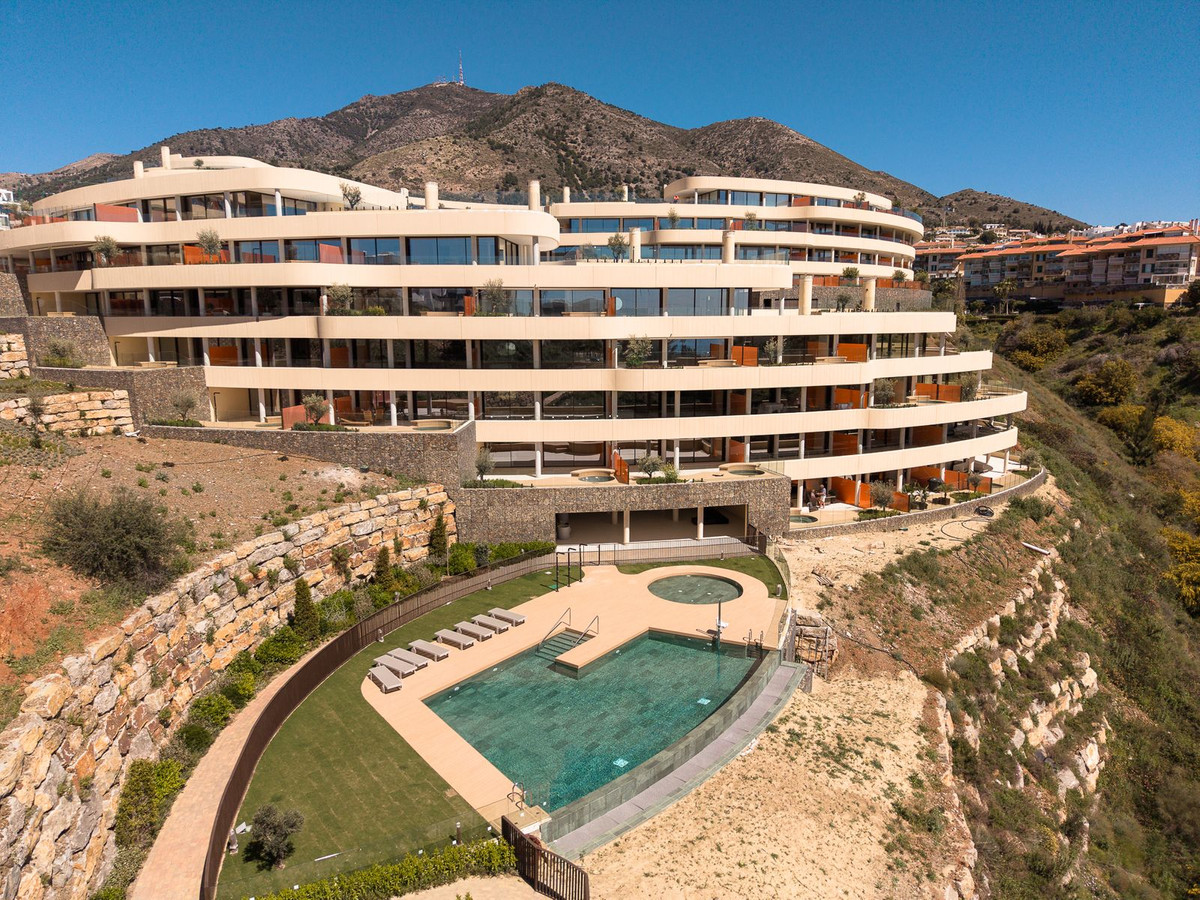 2 Bed Apartment for sale in Fuengirola Costa Del Sol, Málaga, Spain