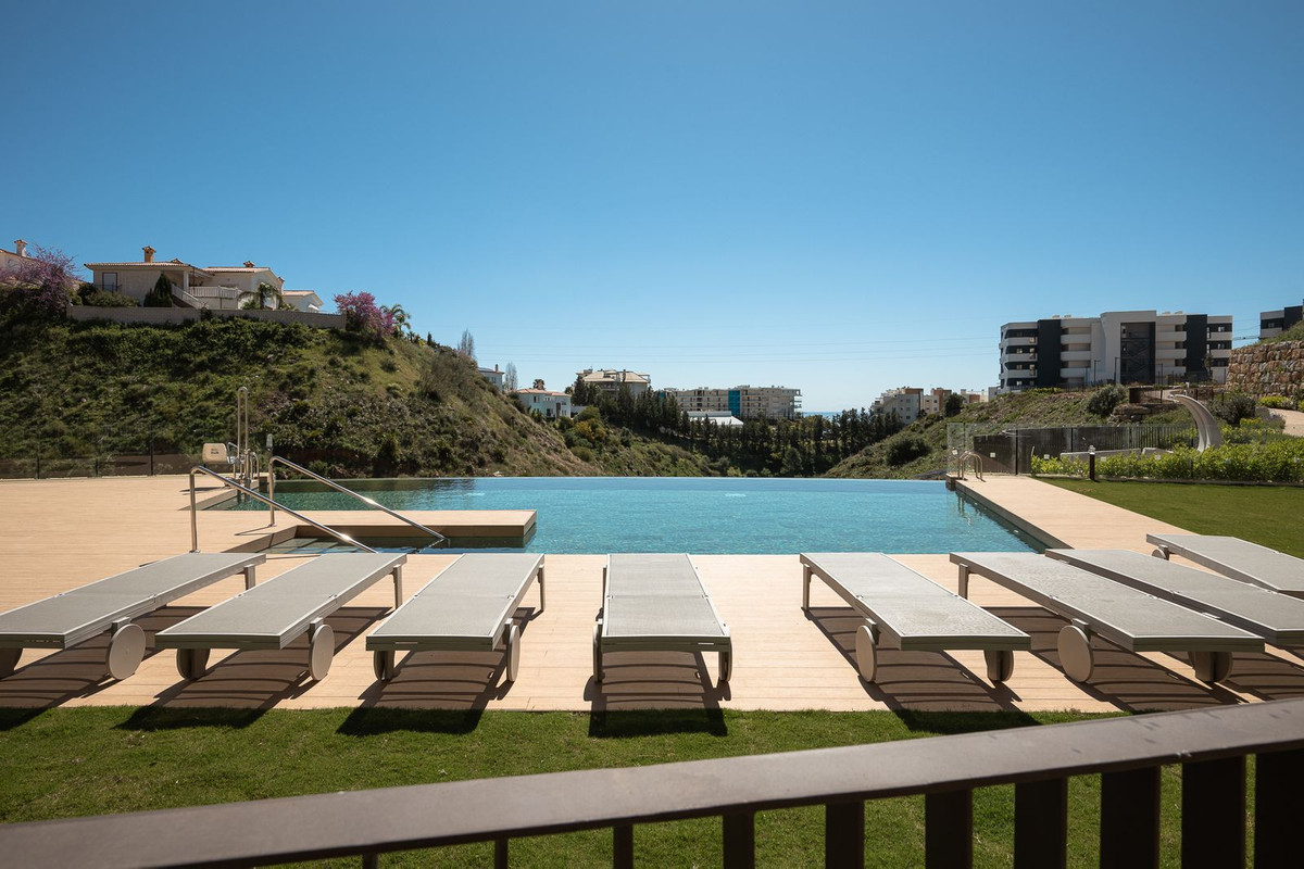 2 Bed Apartment for sale in Fuengirola Costa Del Sol, Málaga, Spain