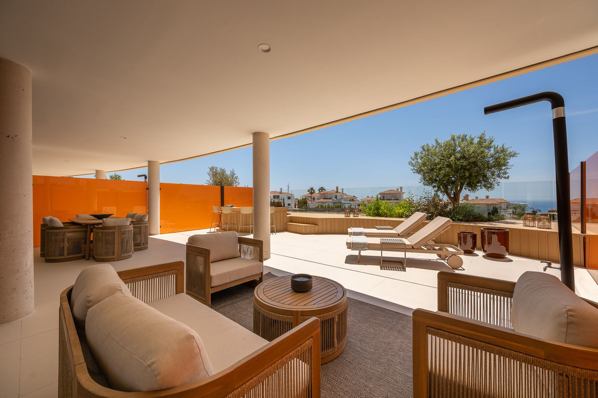 2 Bed Apartment for sale in Fuengirola Costa Del Sol, Málaga, Spain