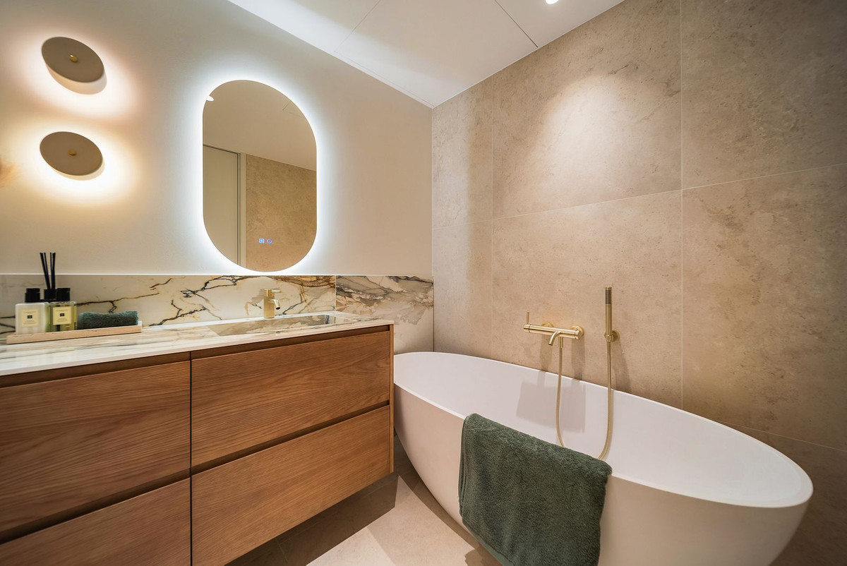 3 Bed Apartment for sale in Marbella Costa Del Sol, Málaga, Spain