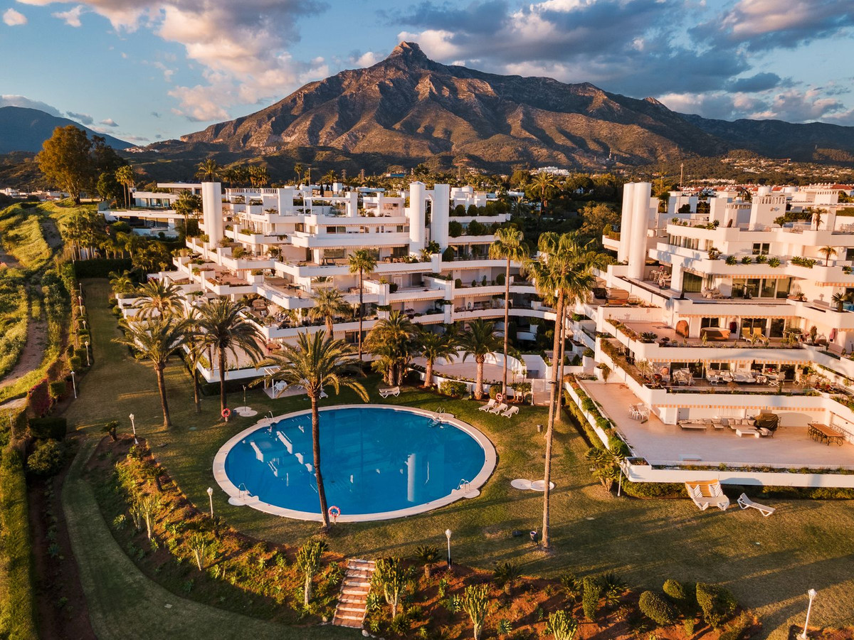 3 Bed Apartment for sale in Marbella Costa Del Sol, Málaga, Spain
