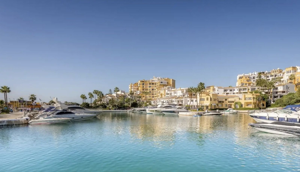 Se vende Adosada de 1 dormitorios en Costa Del Sol, Málaga, España