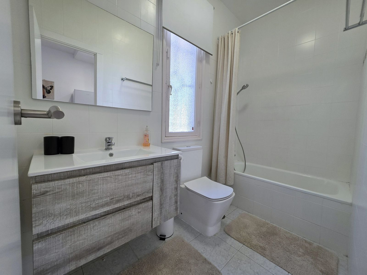 Se vende Adosada de 1 dormitorios en Costa Del Sol, Málaga, España