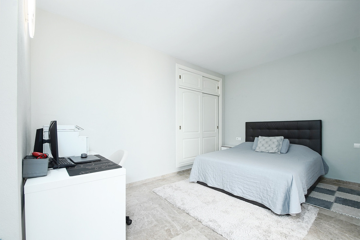 3 Bed Apartment for sale in San Pedro De Alcántara Costa Del Sol, Málaga, Spain