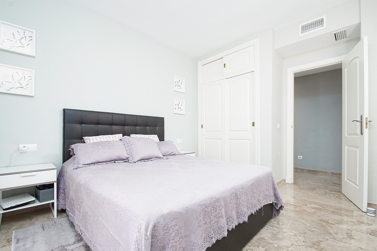 3 Bed Apartment for sale in San Pedro De Alcántara Costa Del Sol, Málaga, Spain