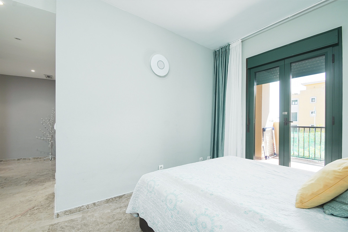 3 Bed Apartment for sale in San Pedro De Alcántara Costa Del Sol, Málaga, Spain