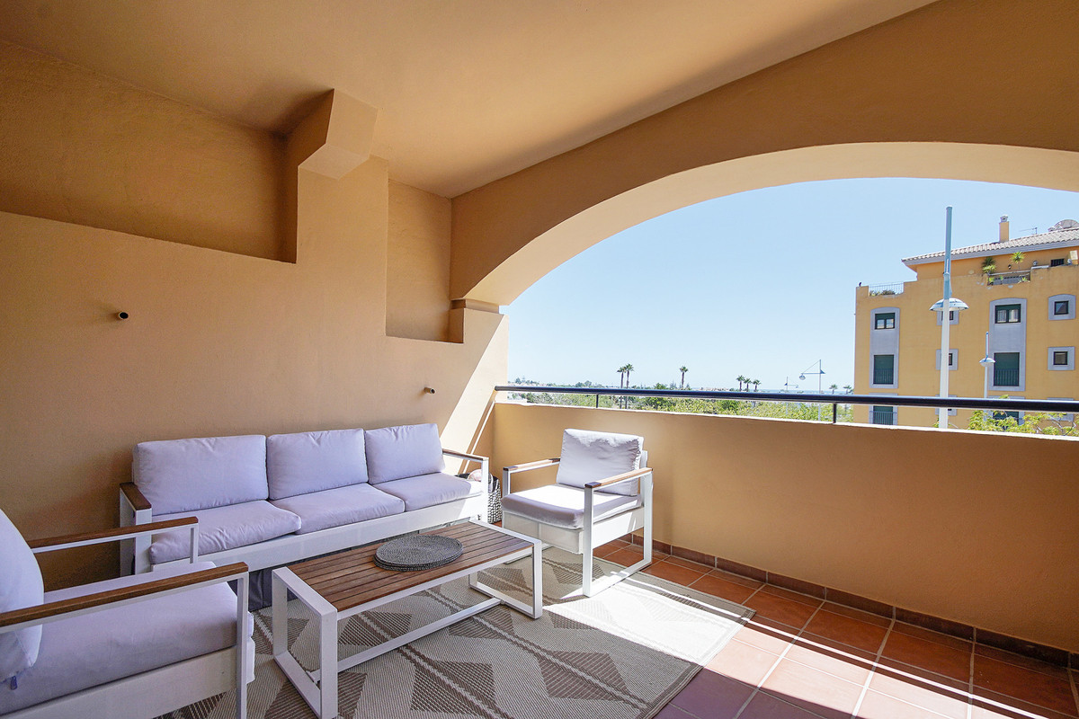 3 Bed Apartment for sale in San Pedro De Alcántara Costa Del Sol, Málaga, Spain