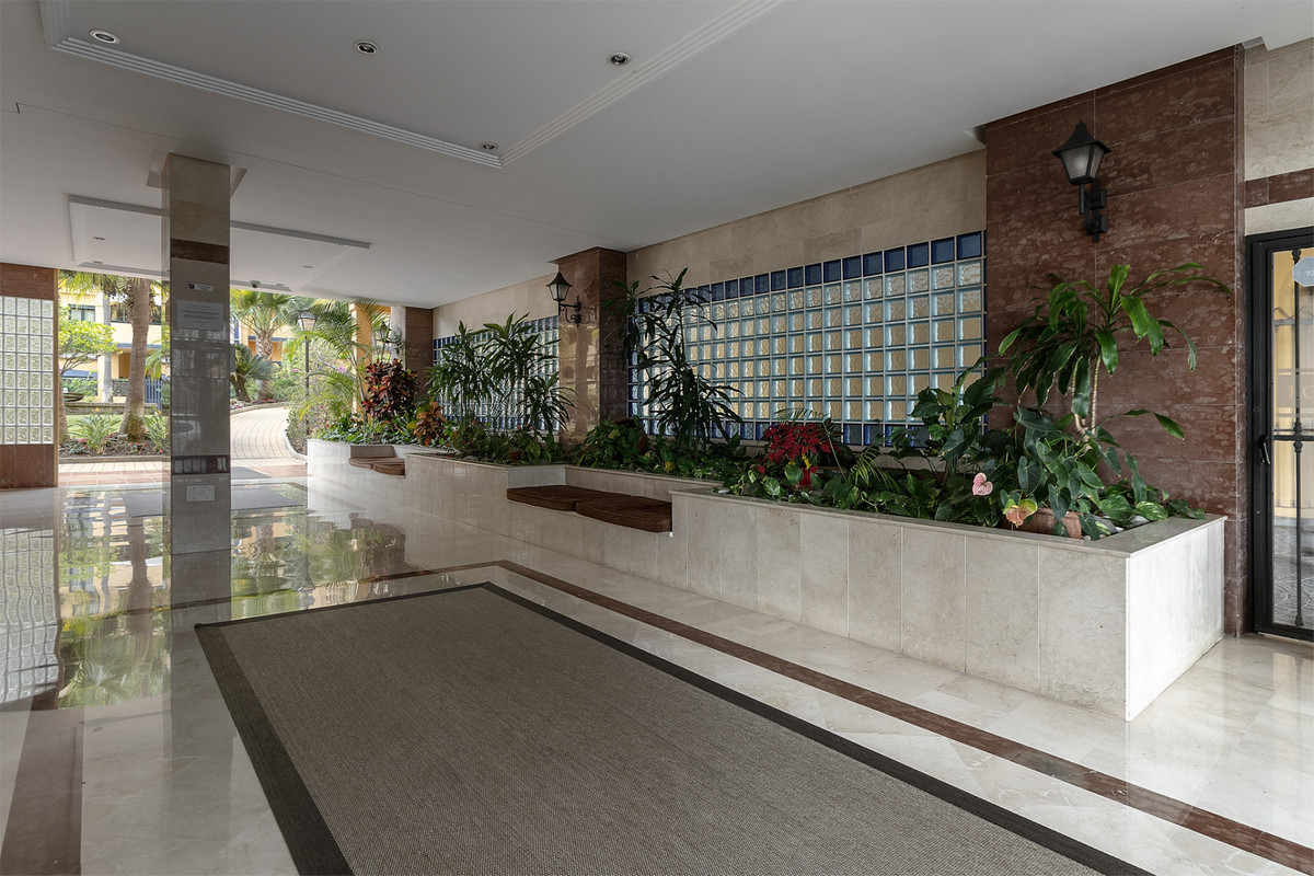 3 Bed Apartment for sale in San Pedro De Alcántara Costa Del Sol, Málaga, Spain