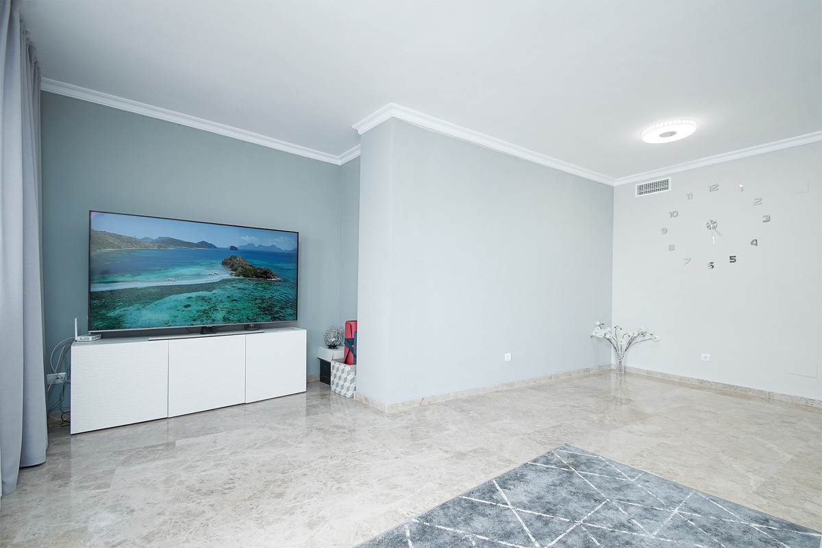 3 Bed Apartment for sale in San Pedro De Alcántara Costa Del Sol, Málaga, Spain