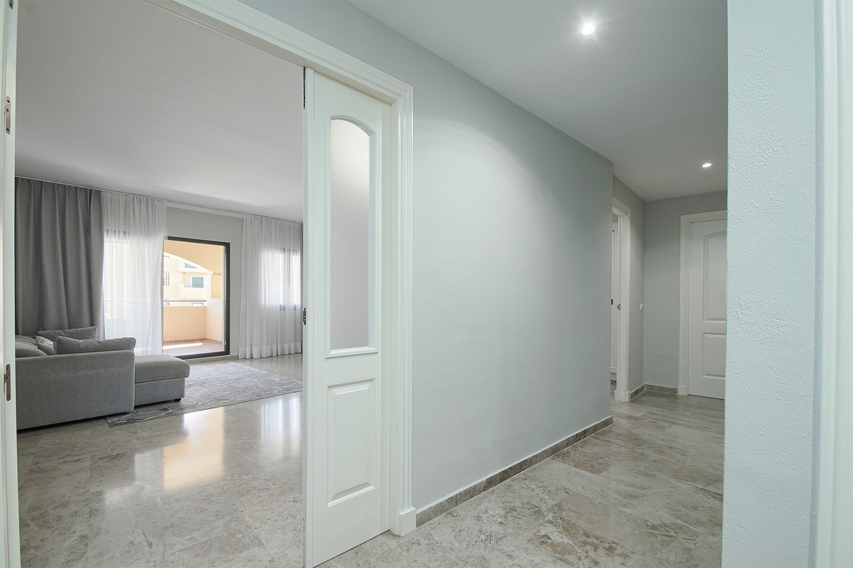 3 Bed Apartment for sale in San Pedro De Alcántara Costa Del Sol, Málaga, Spain