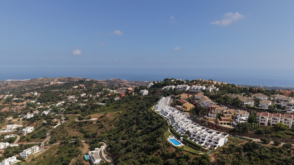 4 Bed Townhouse for sale in La Mairena Costa Del Sol, Málaga, Spain
