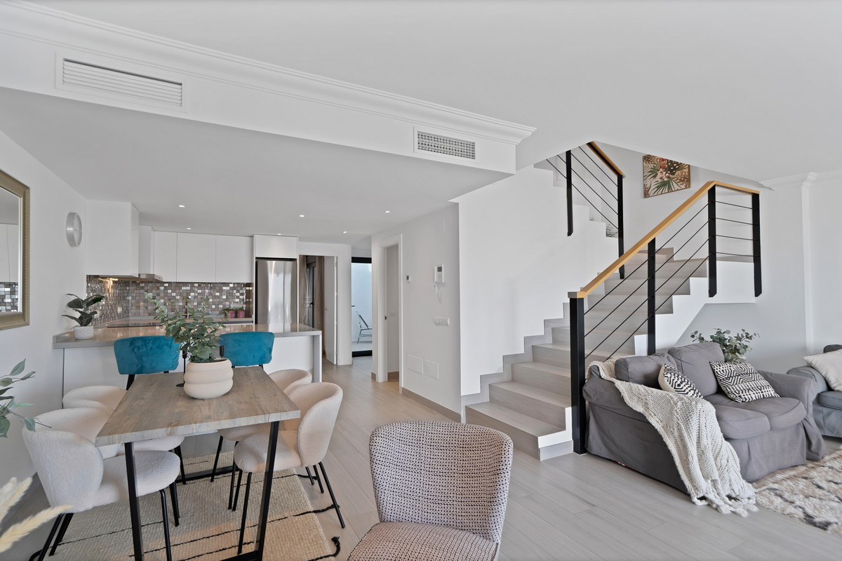4 Bed Townhouse for sale in La Mairena Costa Del Sol, Málaga, Spain