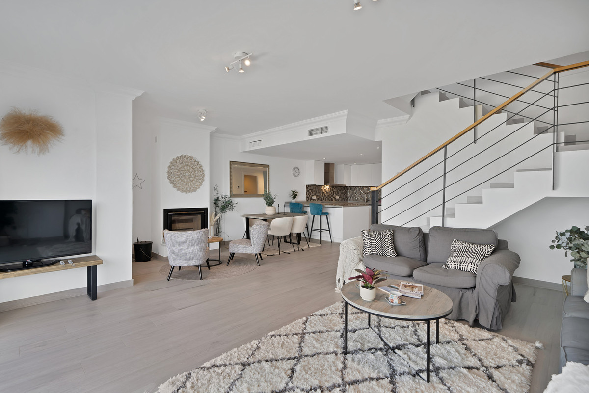 4 Bed Townhouse for sale in La Mairena Costa Del Sol, Málaga, Spain