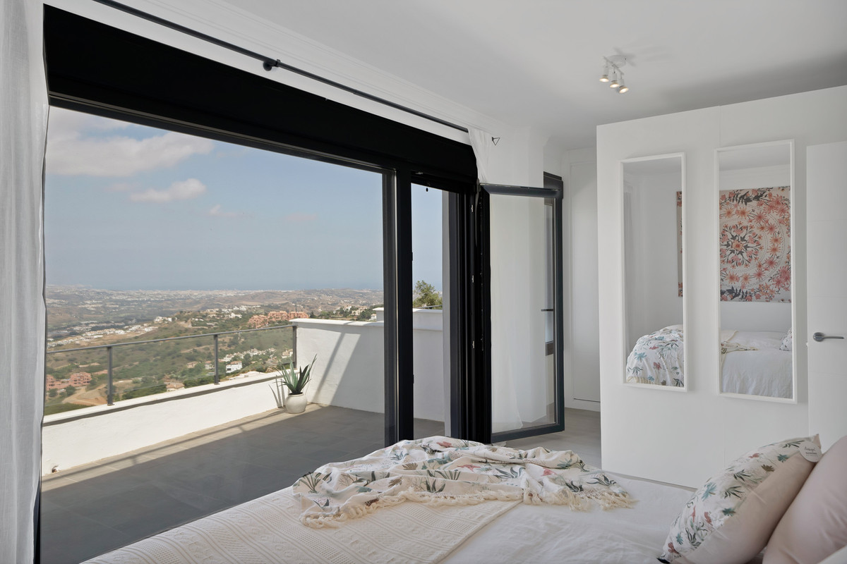 4 Bed Townhouse for sale in La Mairena Costa Del Sol, Málaga, Spain