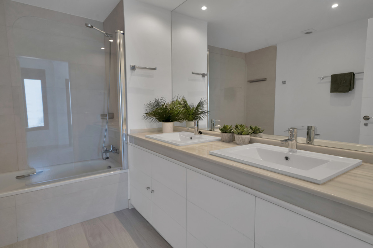 4 Bed Townhouse for sale in La Mairena Costa Del Sol, Málaga, Spain