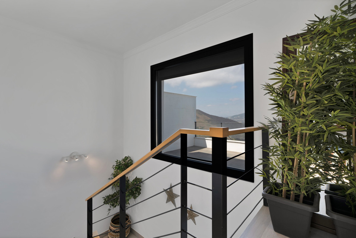 4 Bed Townhouse for sale in La Mairena Costa Del Sol, Málaga, Spain