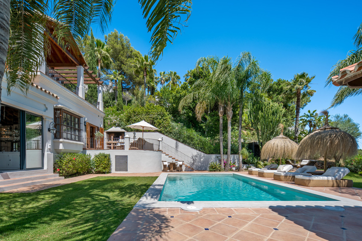 4 Bed Townhouse for sale in El Madroñal Costa Del Sol, Málaga, Spain