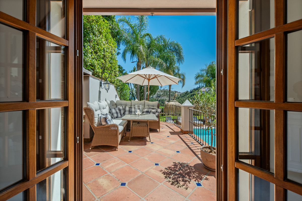 4 Bed Townhouse for sale in El Madroñal Costa Del Sol, Málaga, Spain